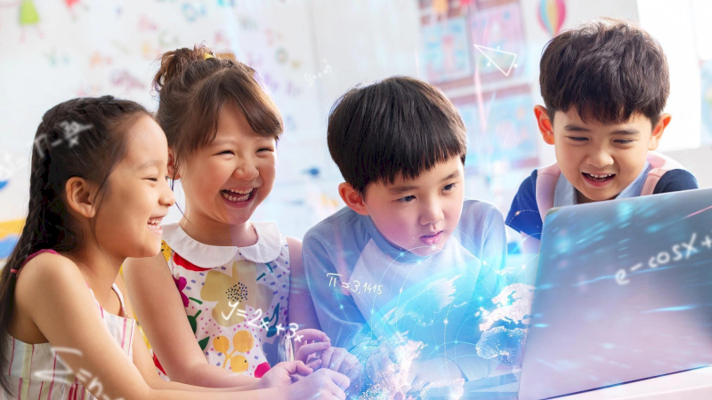 Chương trình tiếng Anh Toán Khoa giúp học sinh phát triển song song kiến thức môn học và năng lực ngôn ngữ.